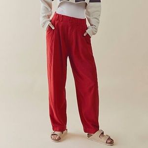 Free People Calla pleated trousers Ruby Red linen pants size 6